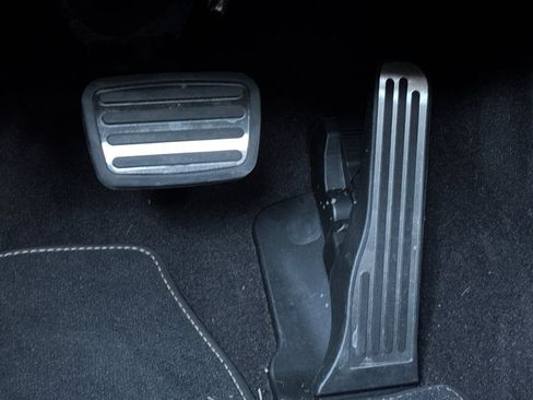 Used 2024 Chevrolet Corvette Stingray Preferred Conv w/ Z51 Performance Package image 40