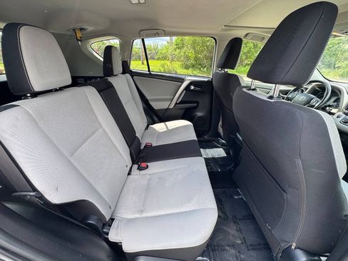 Used 2018 Toyota RAV4 XLE AWD/4WD image 13