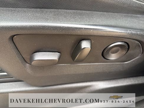 Used 2021 Chevrolet Suburban LT w/ Luxury Package image 18