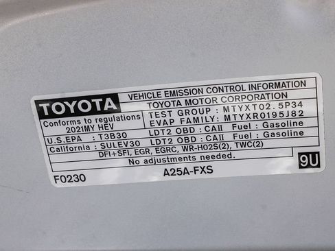 Used 2021 Toyota Sienna XLE w/ XLE Plus Package FWD image 28
