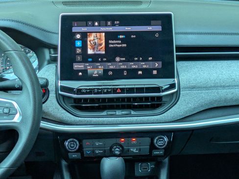 Used 2023 Jeep Compass Sport image 18