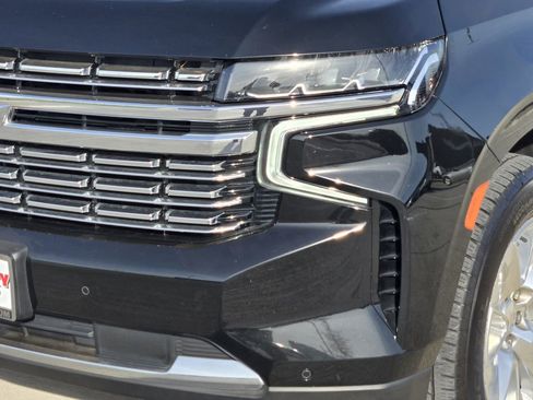 Used 2022 Chevrolet Suburban Premier image 7