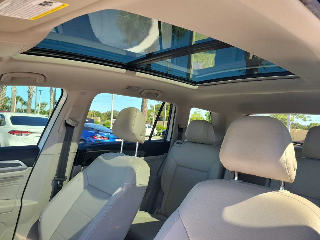 Used 2021 Volkswagen Atlas SE w/ Panoramic Sunroof Package FWD image 21