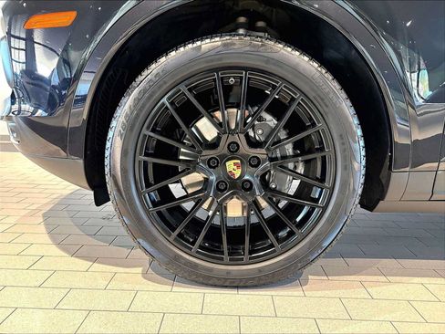 Used 2021 Porsche Cayenne E-Hybrid Coupe AWD/4WD image 14