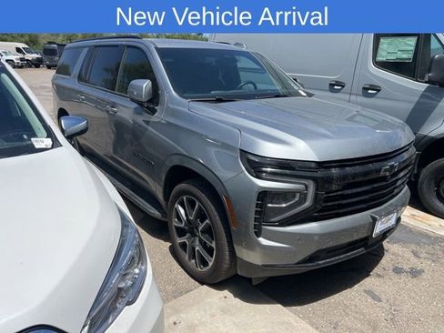 Used 2025 Chevrolet Suburban RST w/ RST Capability Package AWD/4WD image 1