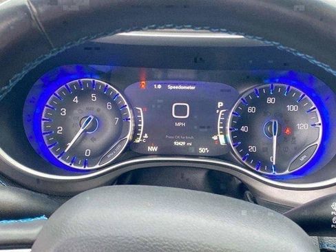 Used 2021 Chrysler Pacifica Touring w/ Cold Weather Group image 17