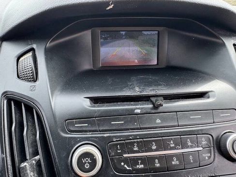 Used 2015 Ford Focus SE w/ SE Sport Package image 32