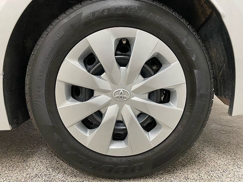 Used 2020 Toyota Corolla L image 24