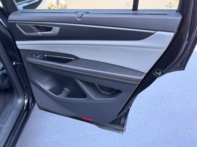 Certified 2024 Volkswagen Atlas Peak Edition SE AWD/4WD image 17