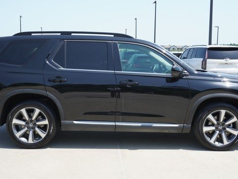 Used 2023 Honda Pilot Elite image 4