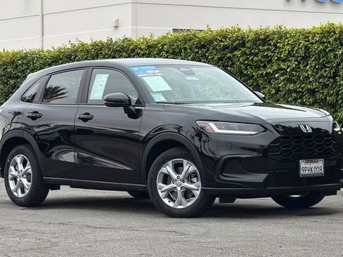 Certified 2025 Honda HR-V LX image 2