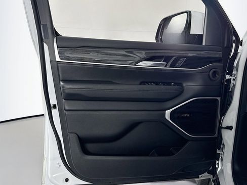 Used 2022 Jeep Wagoneer Series III image 21