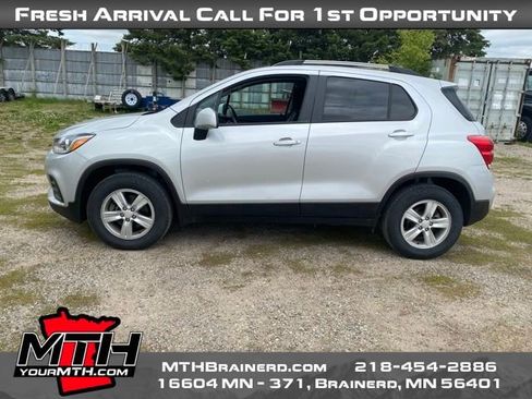 Used 2022 Chevrolet Trax LT w/ Driver Confidence Package AWD/4WD image 5