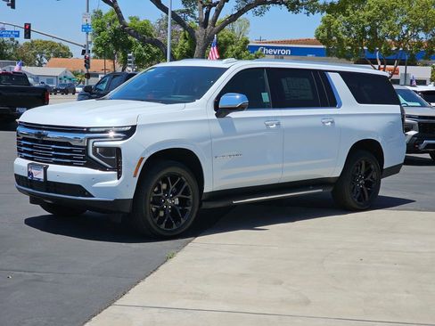 New 2026 Chevrolet Suburban Premier AWD/4WD image 3