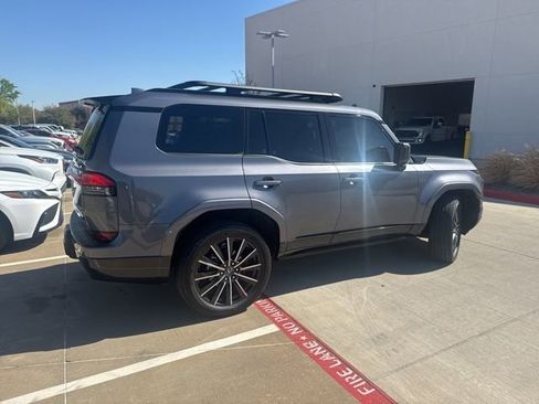 Used 2024 Lexus GX 550 550 Luxury w/ Accessory Package (2T) image 3