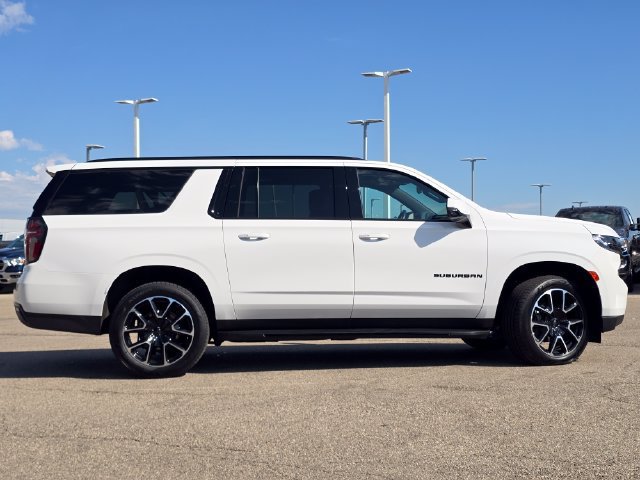 Used 2023 Chevrolet Suburban RST w/ Luxury Package AWD/4WD image 31