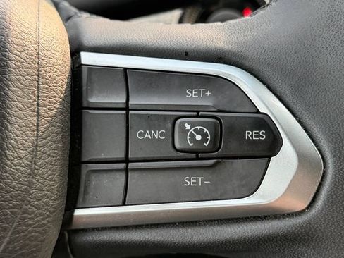 Used 2024 Jeep Compass Latitude AWD/4WD image 18
