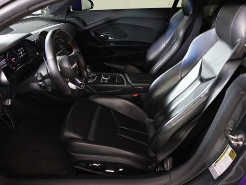 Used 2017 Audi R8 V10 w/ Carbon Exterior Package image 21