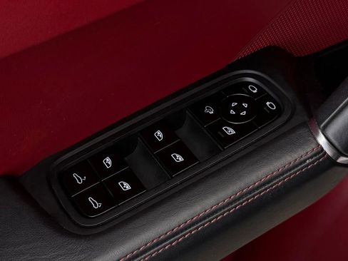 Used 2021 Porsche Cayenne GTS AWD/4WD image 27