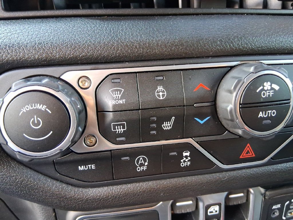 Used 2024 Jeep Wrangler Unlimited Sport AWD/4WD image 30