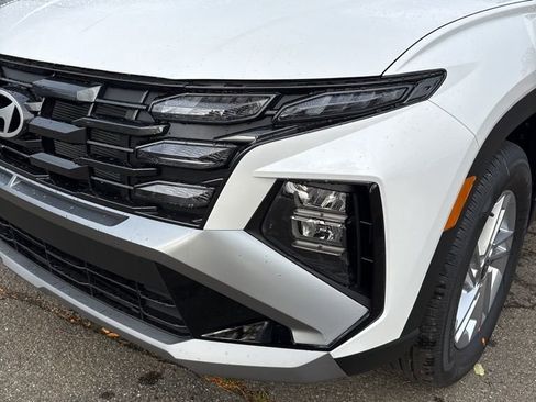 New 2026 Hyundai Tucson SE image 9