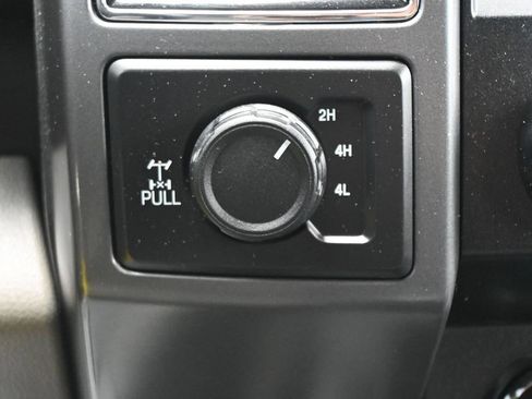 Used 2019 Ford F150 XLT w/ Equipment Group 302A Luxury AWD/4WD image 20
