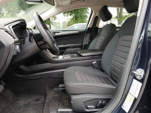 Used 2020 Ford Fusion SE FWD image 19