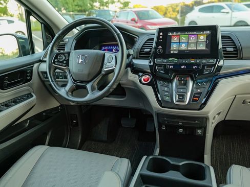 Used 2023 Honda Odyssey Elite image 43