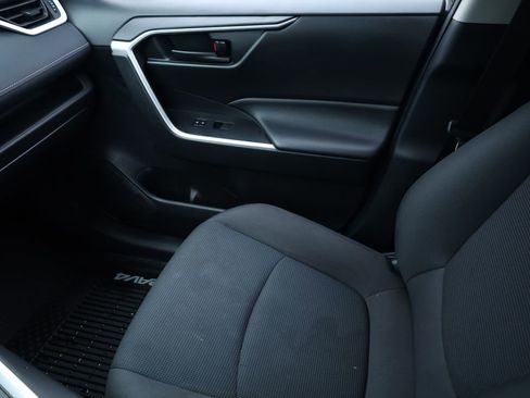 Used 2021 Toyota RAV4 LE image 33