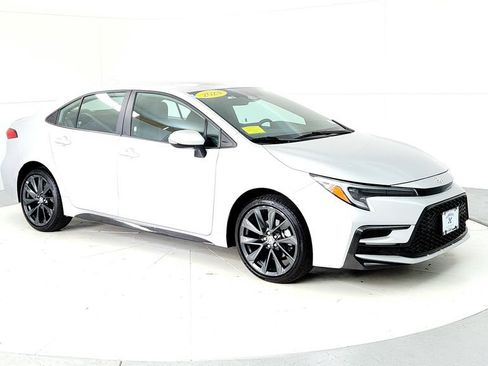 Certified 2024 Toyota Corolla SE FWD image 7