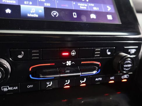 Used 2023 Jeep Grand Cherokee Altitude AWD/4WD image 53