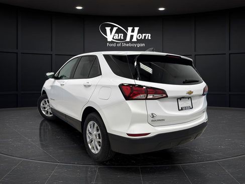 Used 2023 Chevrolet Equinox LS w/ LS Convenience Package AWD/4WD image 5