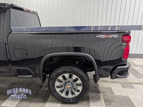 Used 2025 Chevrolet Silverado 2500 Custom w/ Custom Convenience Package image 3