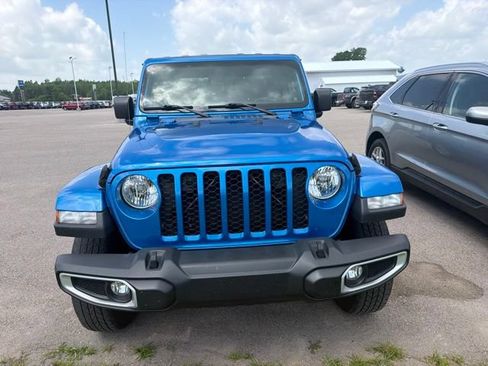 Used 2020 Jeep Gladiator Sport w/ Quick Order Package 24S AWD/4WD image 2