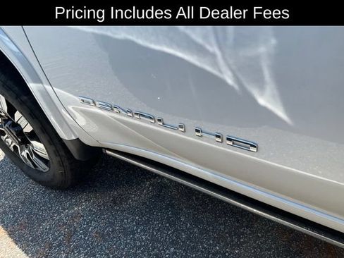 Used 2024 GMC Sierra 2500 Denali w/ Denali Reserve Package AWD/4WD image 8
