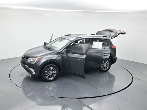 Used 2018 Toyota RAV4 XLE image 47