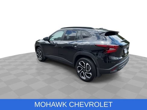 Used 2025 Chevrolet Trax RS w/ Sunroof Package FWD image 6