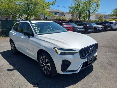 Used 2023 Volvo XC60 B5 Plus w/ Protection Package Premier AWD/4WD image 2