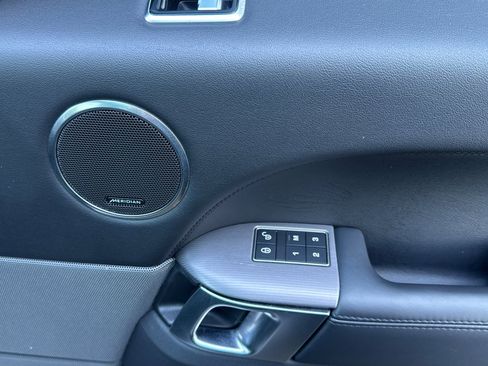 Used 2020 Land Rover Range Rover Sport HSE image 19