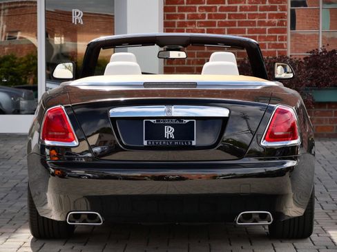 Used 2017 Rolls-Royce Dawn RWD image 20