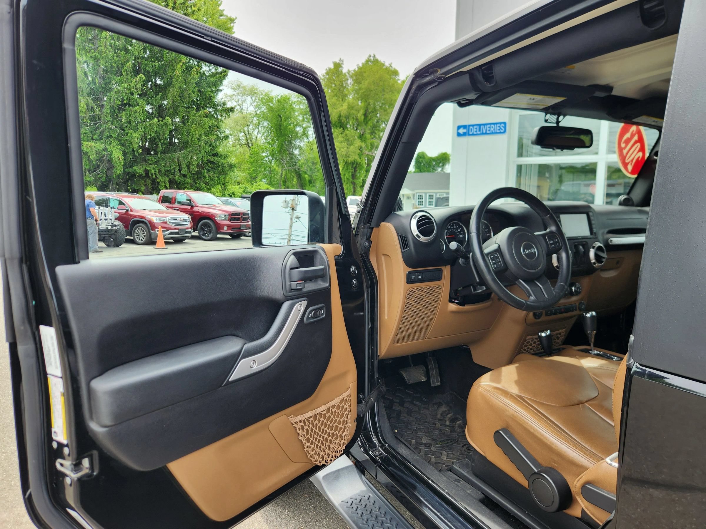 Used 2013 Jeep Wrangler Rubicon w/ Dual Top Group AWD/4WD image 29