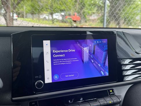 Used 2025 Toyota Camry LE image 20