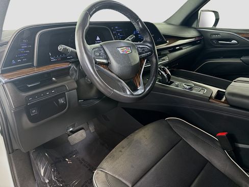 Used 2022 Cadillac Escalade Premium Luxury AWD/4WD image 23