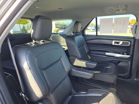 Used 2023 Ford Explorer XLT w/ Equipment Group 202A image 35