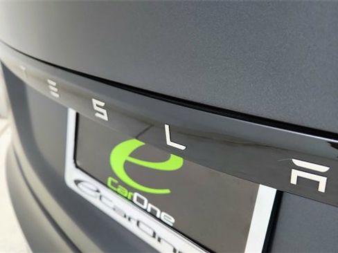 Used 2024 Tesla Model S Base image 16