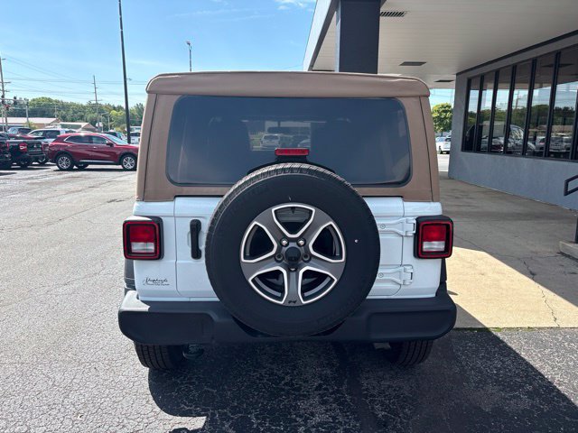 Used 2022 Jeep Wrangler Unlimited Sport AWD/4WD image 7