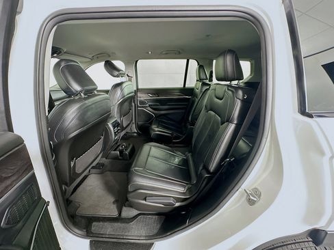 Used 2022 Jeep Grand Cherokee L Limited image 28