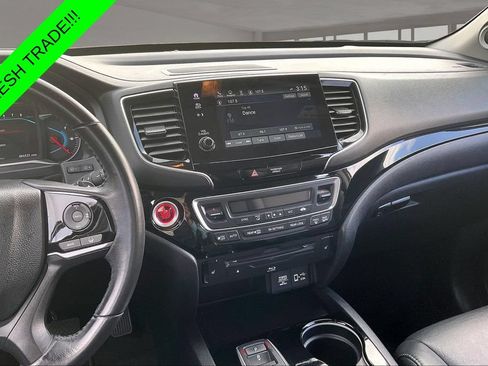 Used 2022 Honda Pilot Touring image 9