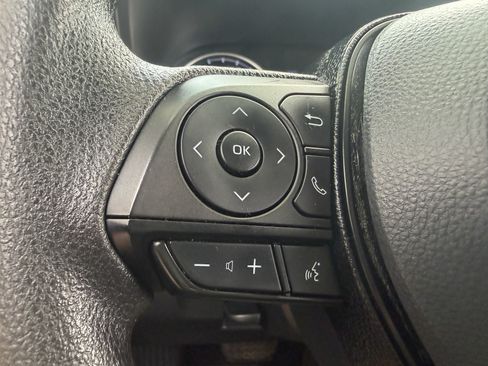Used 2021 Toyota RAV4 LE AWD/4WD image 36
