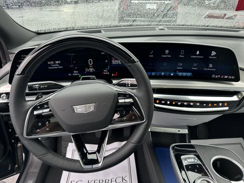 Used 2024 Cadillac Lyriq Sport image 25